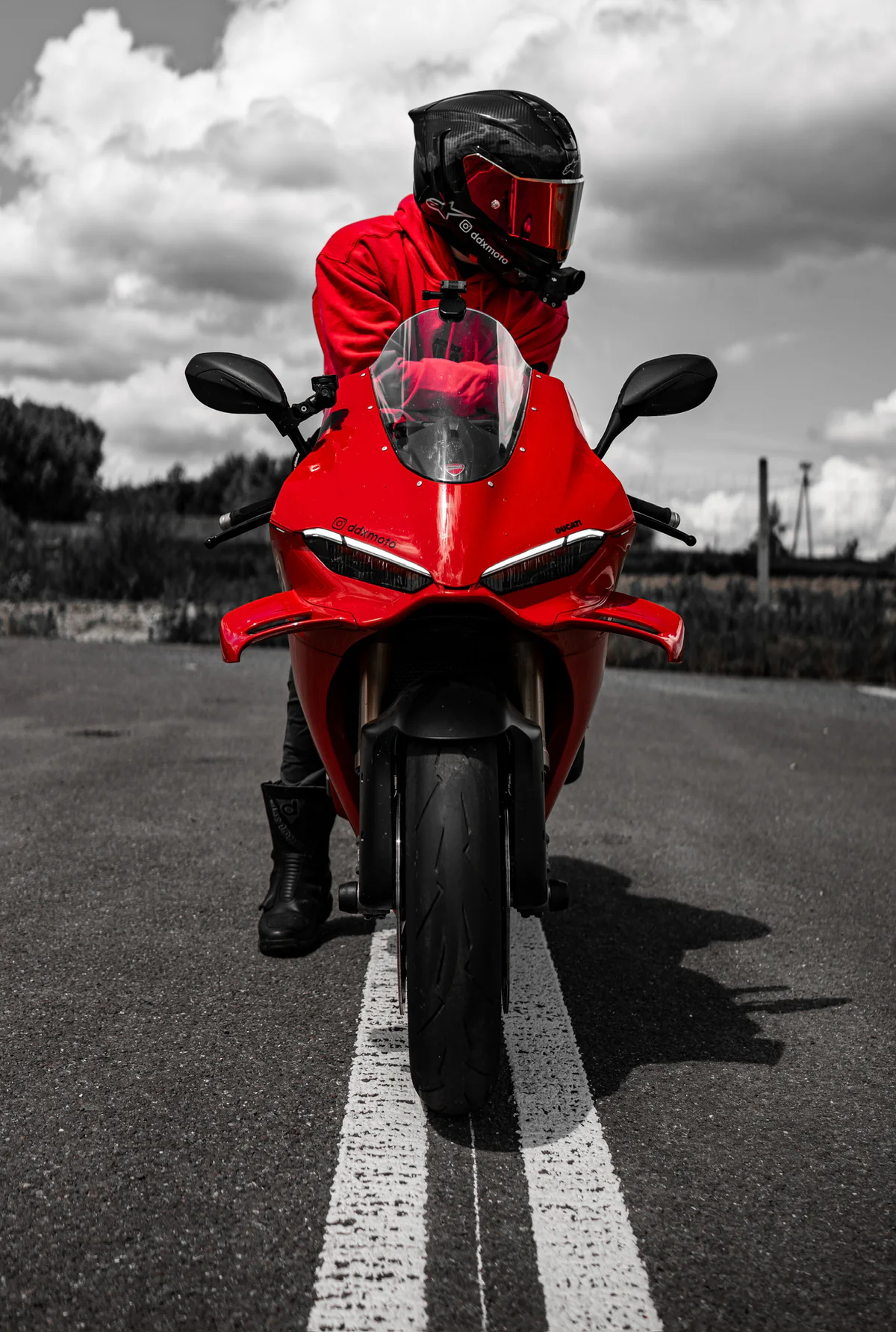 Front view of DDXMoto on a red Ducati Panigale